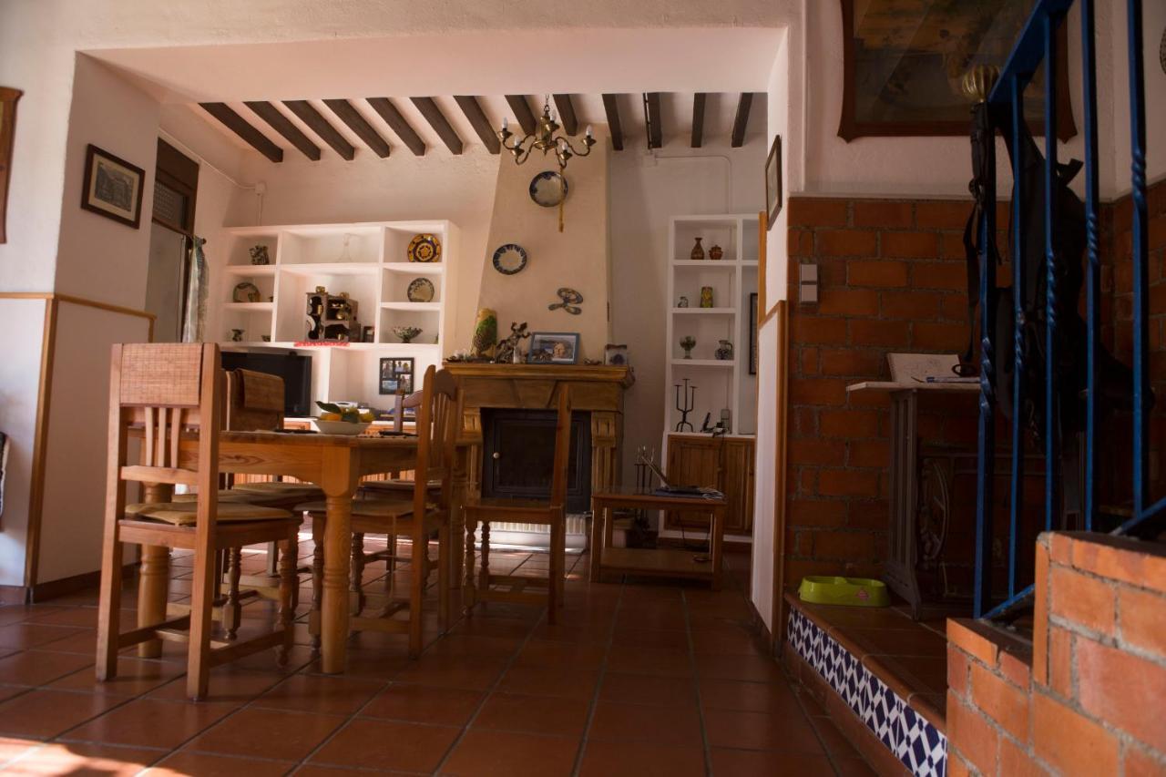 La Flecha Hostel Abrucena 外观 照片